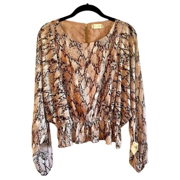 ALTAR’D STATE, NWT,WOMENS SNAKE PRINT, PEPLUM BLOUSE. FULL RAGLAN SLEEVE SIZE S - Picture 2 of 10